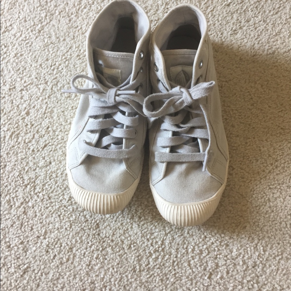 Woman’s size 8